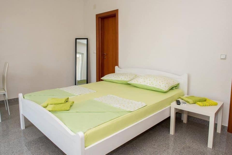 Apartment Vodice - Lovric Exteriör bild